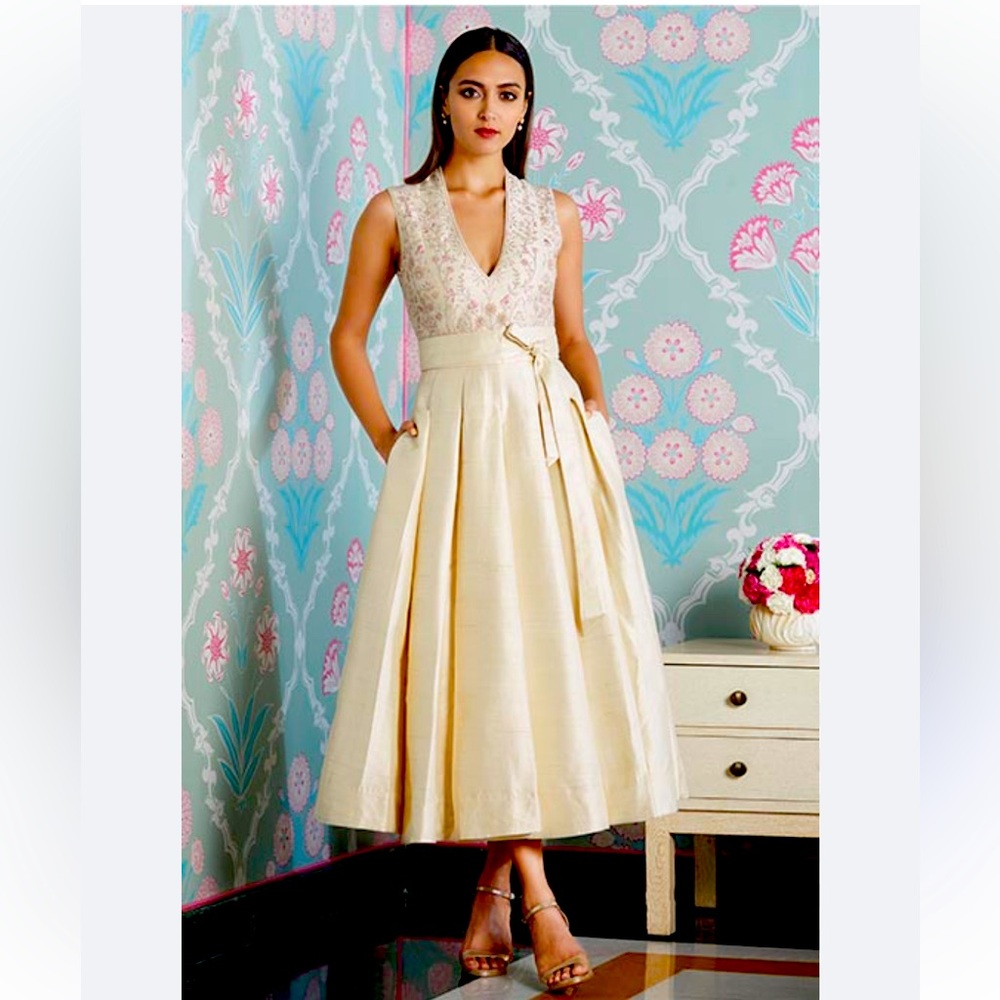 NWT Anita Dongre embroidered raw silk Ivory dress.